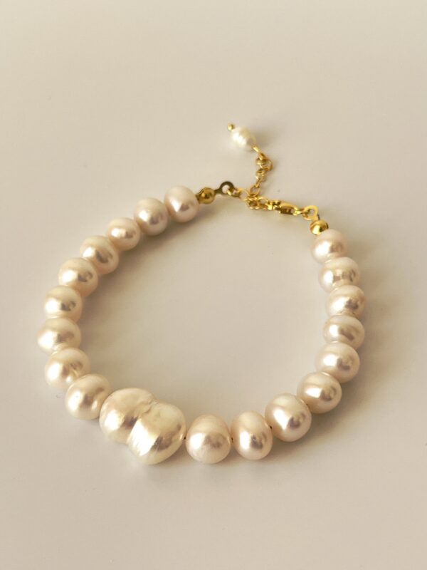 Gümüş Üzeri Altın Kaplama Materyal İle Tasarlanmış Gerçek İnci Bileklik