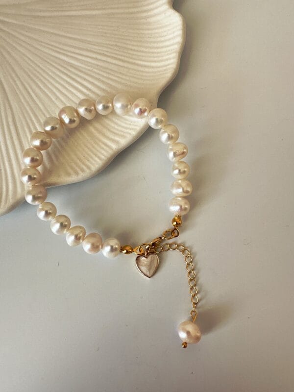 Sedefli Kalp Detaylı Vip Model İnci Bileklik