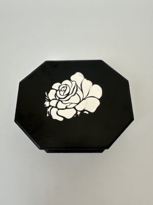 4070907d26decd467a54ad51c1e9a63d.jpg Vintage El Yapımı Takı Kutusu