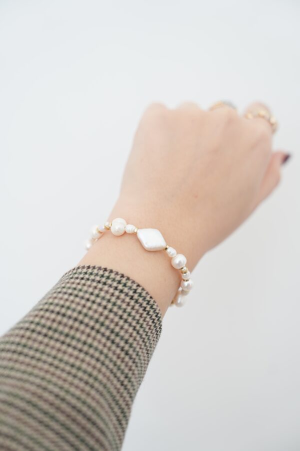 Dorika Detaylı İnci Bileklik