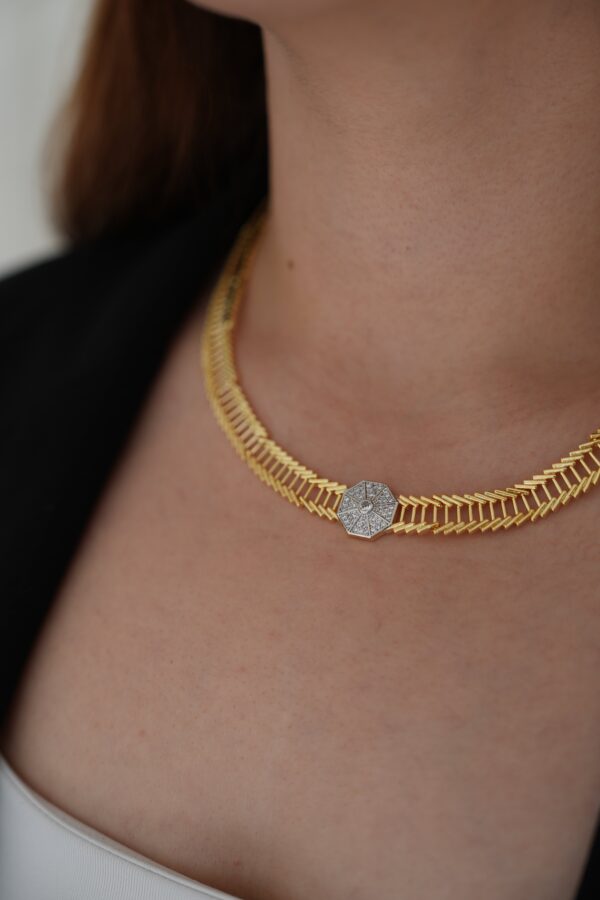 Zirkon Taş Detaylı Vip Kolye