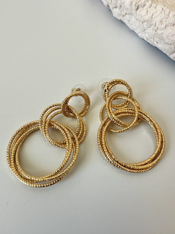 Sallantılı Çelik Gold Küpe