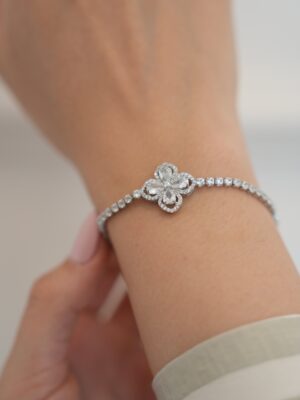 43dd28bcac553caa2f9a1a334f065cfd-1.jpg Yonca Zirkon Taşlı Suyolu Bileklik (Gümüş)
