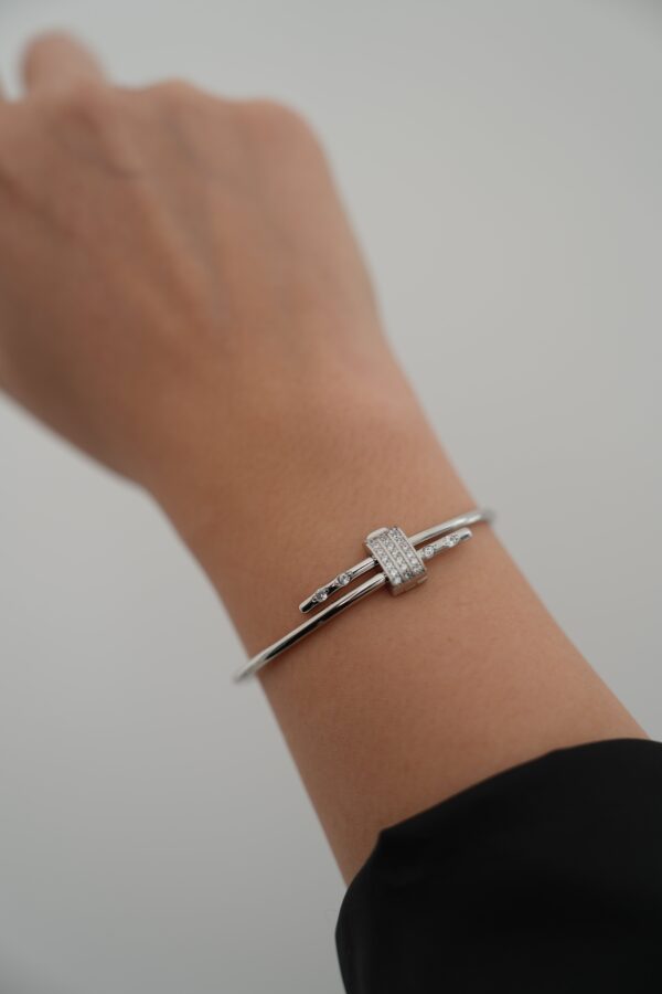 Zirkon Taş Detaylı Çelik Bileklik