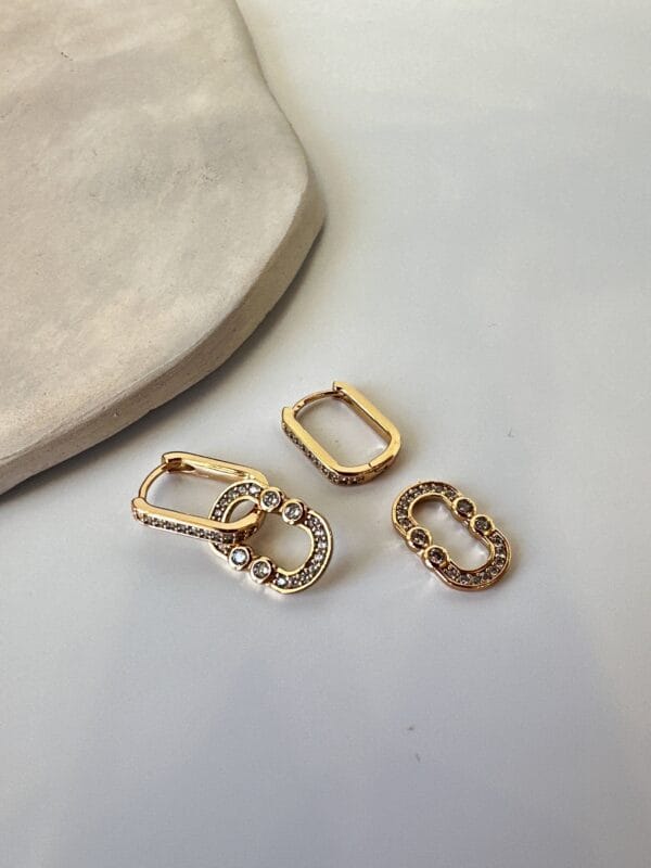 İkili Kullanıma Uygun Zirkon Taş Detaylı Vip Küpe