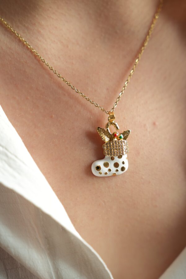 Beyaz Çorap Detaylı Yılbaşı Konsept Çelik Kolye