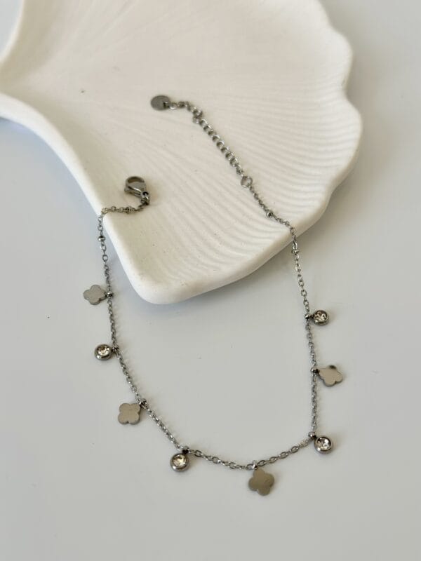 Çelik Yonca Desen Beyaz Taşlı Halhal