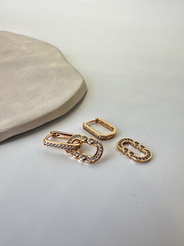 İkili Kullanıma Uygun Zirkon Taş Detaylı Vip Küpe