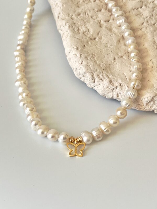 Pirinç Üzeri Altın Kaplama Kelebek Detaylı Gerçek İnci Kolye