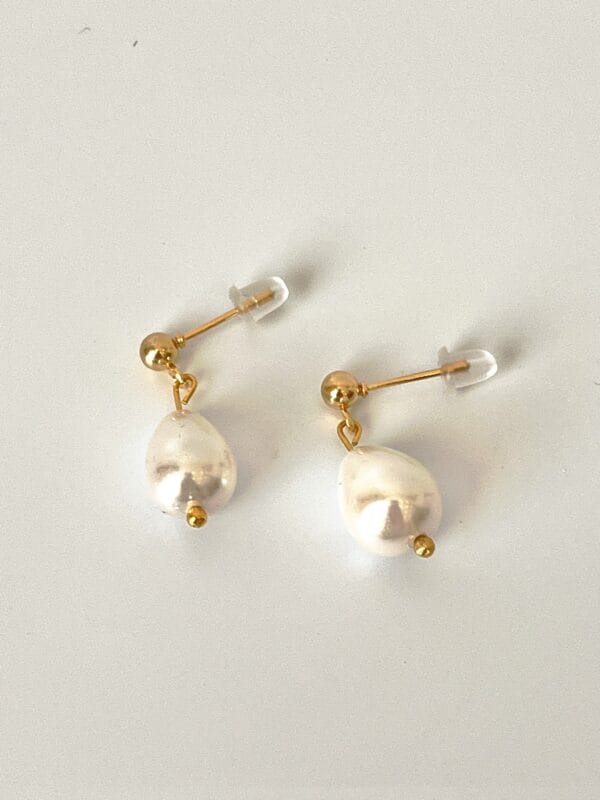 Mayorka İncili Minimal Tasarım Küpe