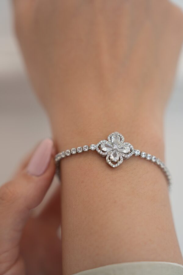 Yonca Zirkon Taşlı Suyolu Bileklik (Gümüş)