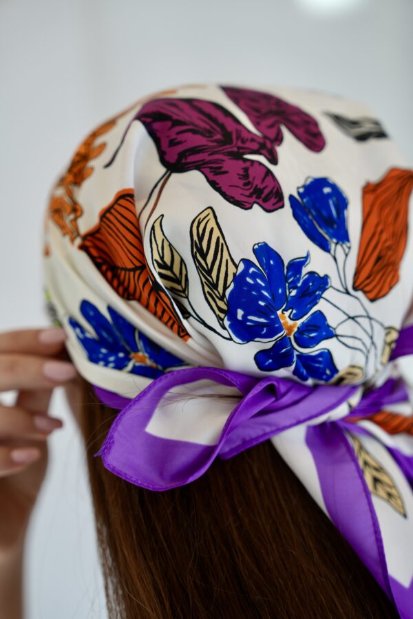 Çiçek Desenli Mor Renkli Fular