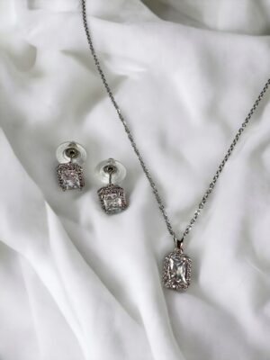 Baget Model Kolye Küpe Set