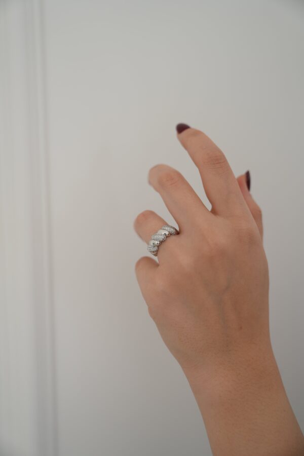 Zirkon Taş Detaylı Vip Yüzük