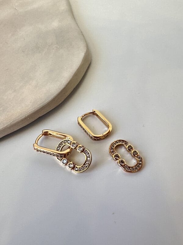 İkili Kullanıma Uygun Zirkon Taş Detaylı Vip Küpe