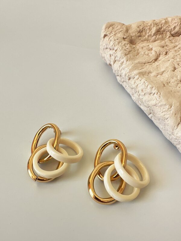 Sallantılı Tasarım Küpe