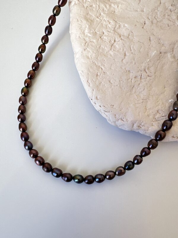 Pirinç Üzeri Altın Kaplama Detaylı Siyah Gerçek Tatlı Su İncisi Kolye