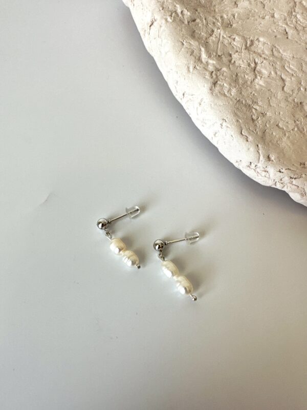 Gümüş Renkli Gerçek İnci Küpe