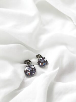 670658df13bb80092ca9918d7be3ee03.jpg Lily Zirkon Taş Detaylı Küpe