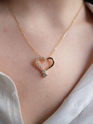 Çelik Gold Renk Zincir Zirkon Taşlı Kalp Model Kadın Kolye