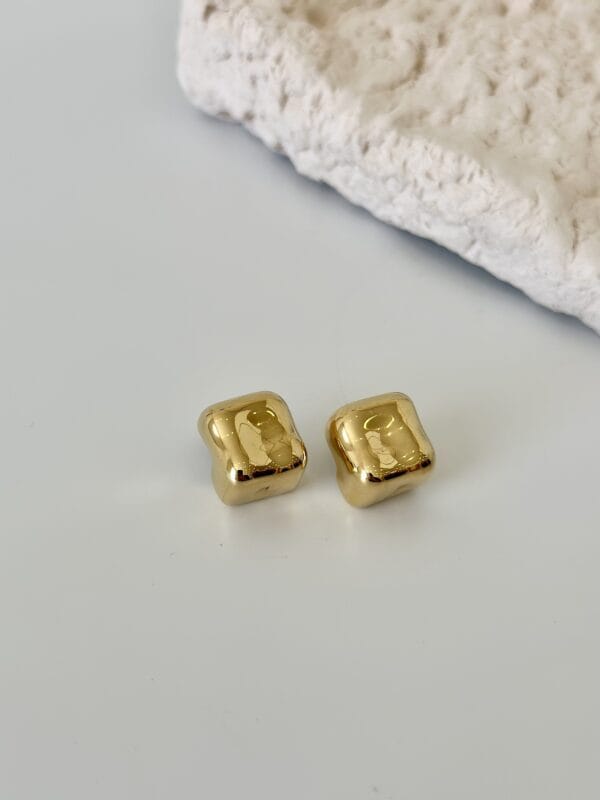 Çelik Kare Plaka Küpe