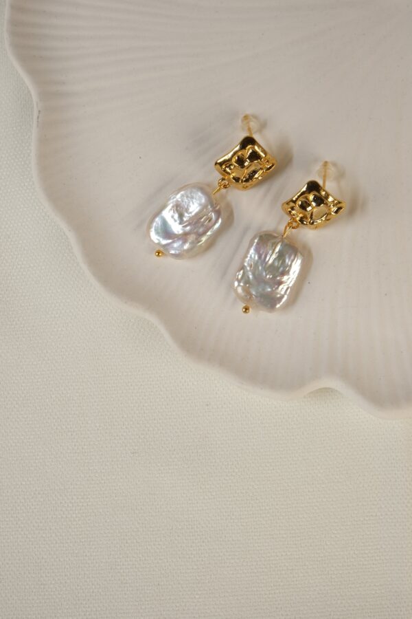 14K Altın Kaplama Gerçek İnci Detaylı Tasarım Küpe