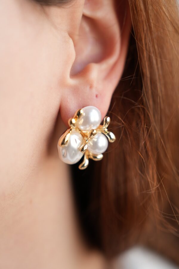 Pirinç Gold Renk İnci Tomurcuk Model Kadın Küpe