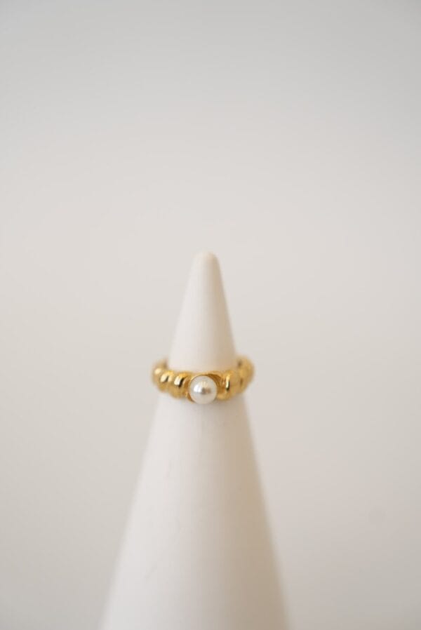 Çelik Ayarlamalı Burgu Bombe Ortası Tek İnci Yüzük