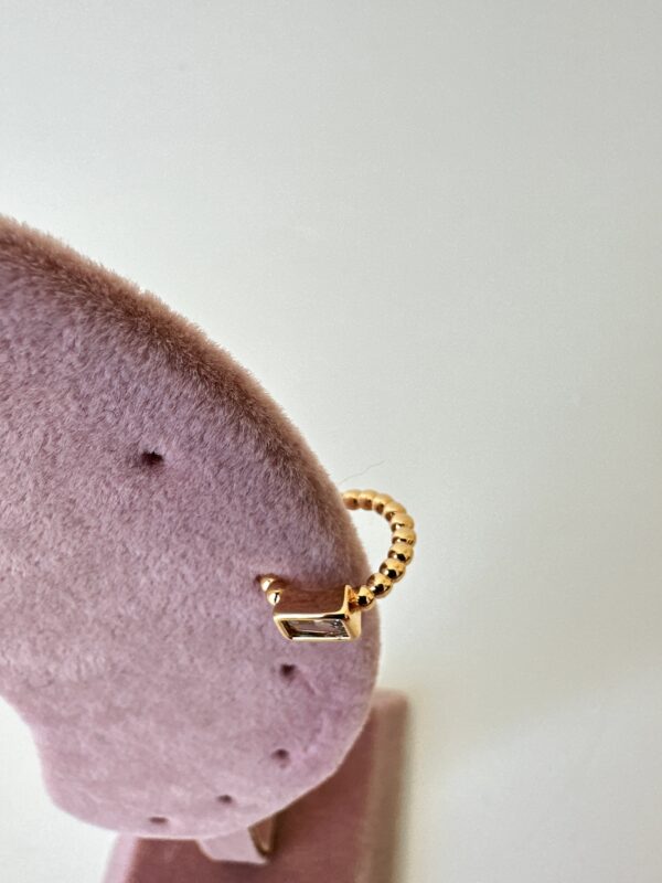 Zirkon Taş Detaylı Kıkırdak Küpe