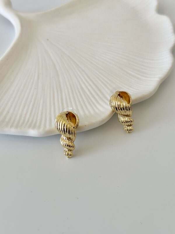 Deniz Kabuğu Çizgili Küpe