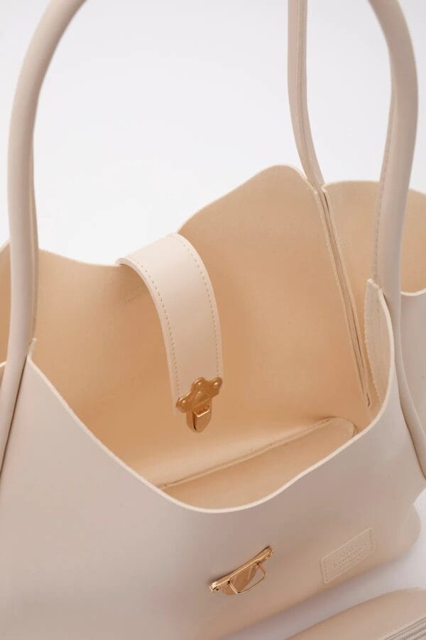 Suni Deri Kilit Detaylı Makyaj Çantalı El Kol ve Omuz Çantası