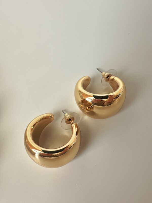 Minimal Vip Yarım Halka Küpe