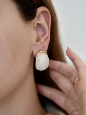 6fb6cb306b03eae09a8e391e71fa2d5f-1.jpg Sedefli Beyaz Modern Küpe