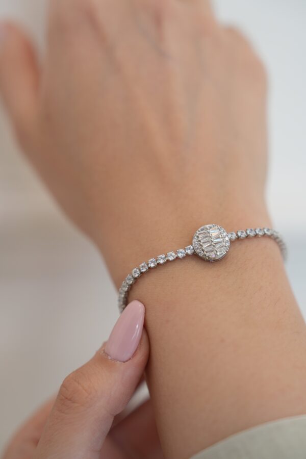 Kadın Su Yolu Bileklik – Işıltılı ve Zamansız Şıklık