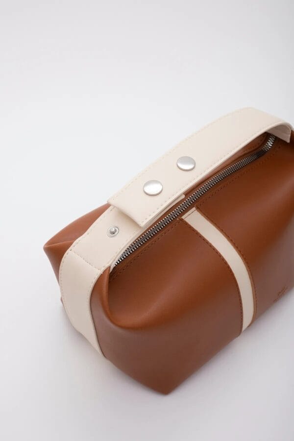 Fermuarlı Tek Bölmeli Çıtçıt Askılı Günlük El Ve Kol Çantası