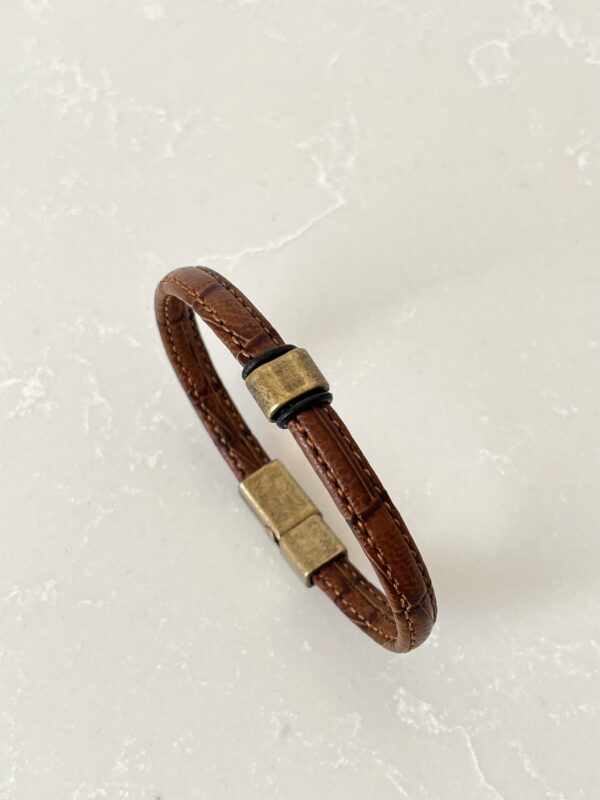 Kahverengi Tokalı Deri Bileklik