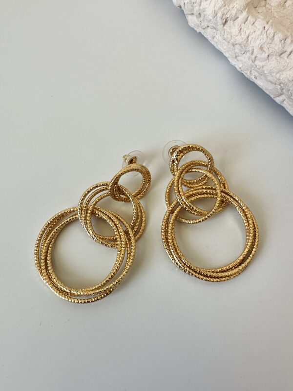 Sallantılı Çelik Gold Küpe