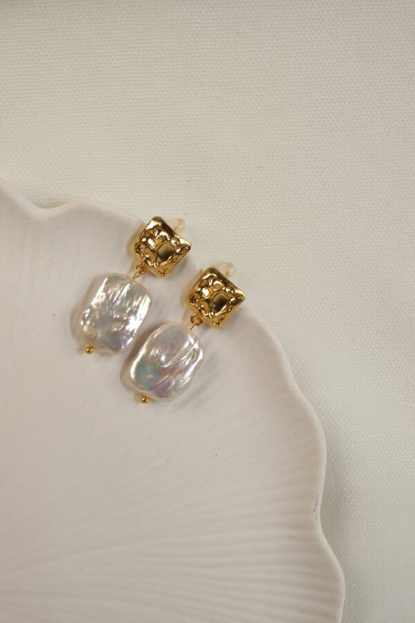 14K Altın Kaplama Gerçek İnci Detaylı Tasarım Küpe