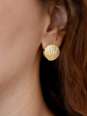 7b5cbe79bfa7c5b88ad56ec408309559-1.jpg İstiridye Model Zirkon Taş Detaylı Çelik Küpe