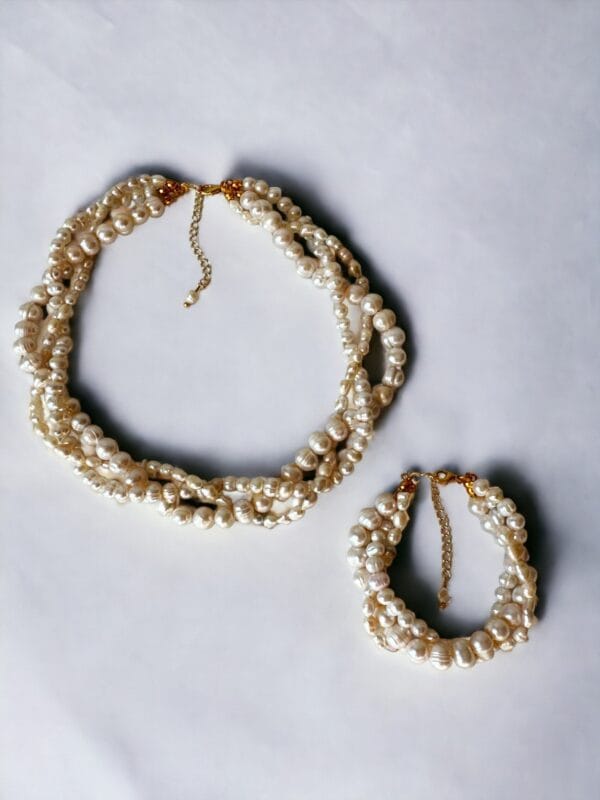 Karen Sarmal İnci Kolye ve Bileklik Set