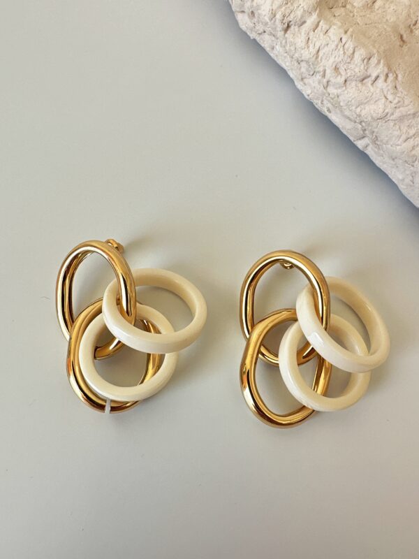 Sallantılı Tasarım Küpe