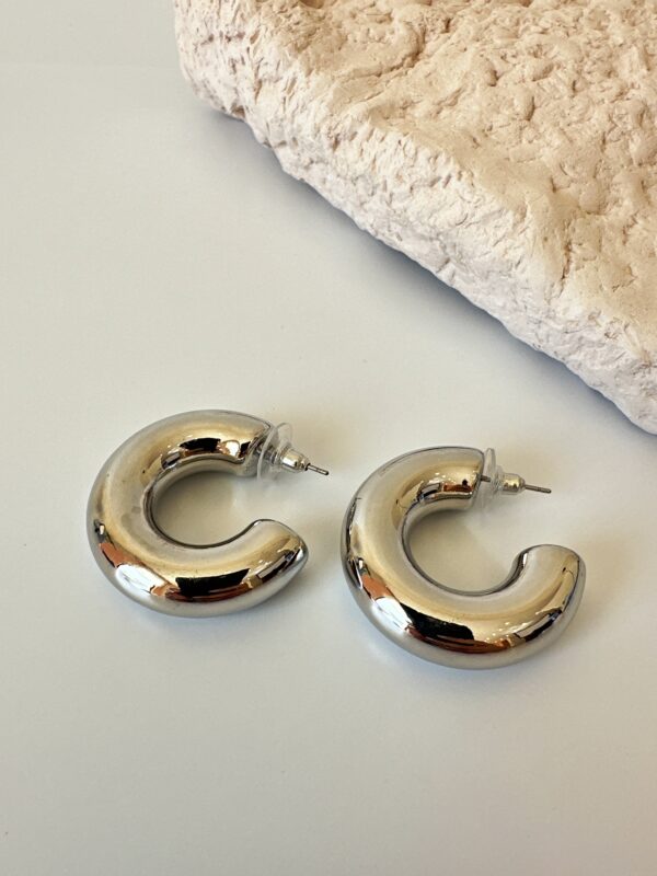 Gümüş Bombeli Kalın Halka Küpe