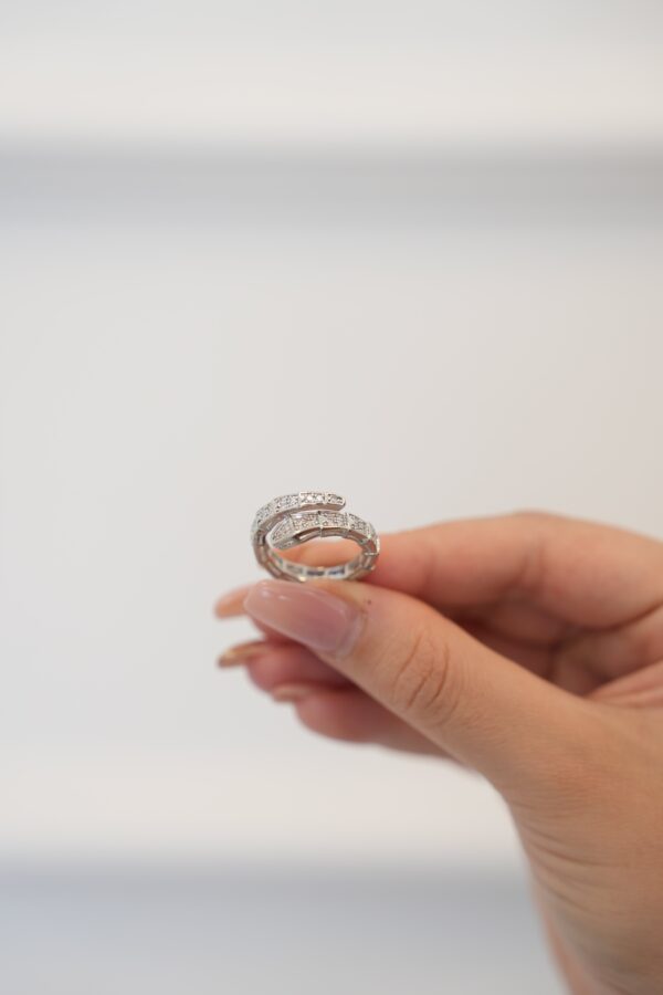 VIP Seri Gümüş Renk Yılan Model Kadın Yüzük