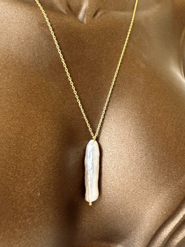 Gerçek İnci Detaylı 925 Ayar Gümüş Üzeri Altın Kaplama Tasarım Kolye