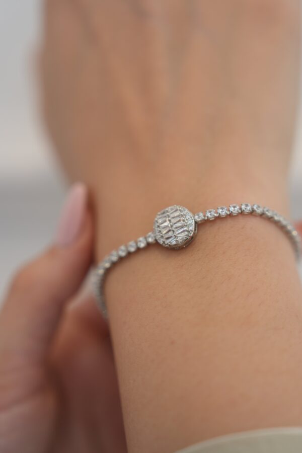 Kadın Su Yolu Bileklik – Işıltılı ve Zamansız Şıklık