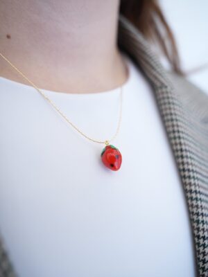 Çilek Detaylı Çelik Kolye