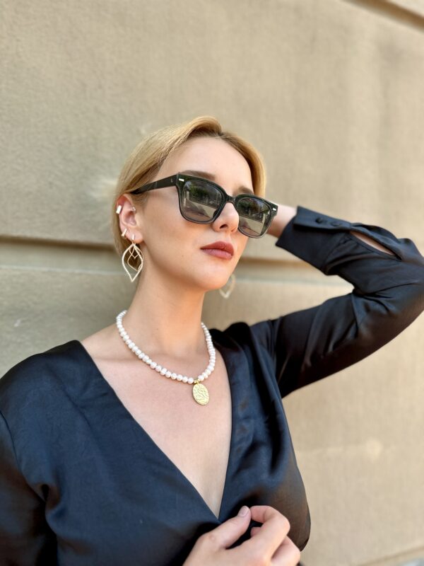 Madalyon Model Tasarım Altın Kaplama Gerçek İnci Kolye