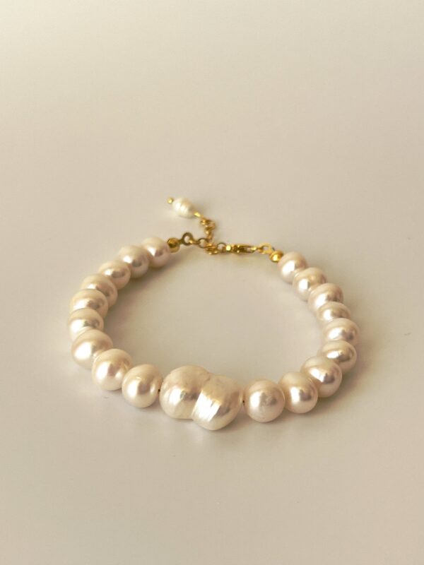 Gümüş Üzeri Altın Kaplama Materyal İle Tasarlanmış Gerçek İnci Bileklik