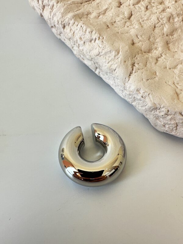 Vip Büyük Boy Bombeli Halka Kıkırdak Küpe