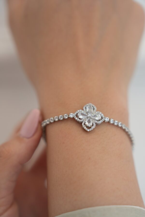 Yonca Zirkon Taşlı Suyolu Bileklik (Gümüş)